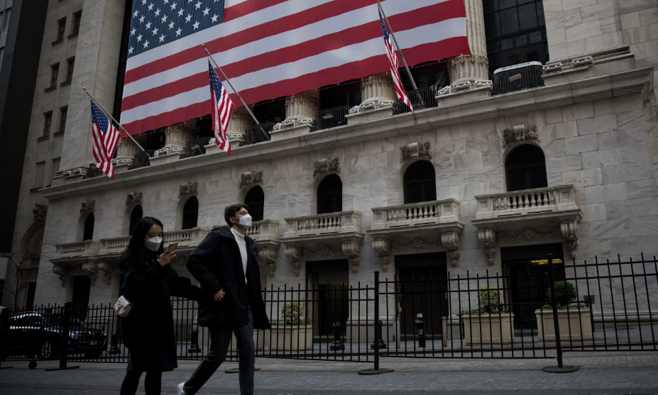 أعلن خمسة عمالقة صينيين في نفس الوقت عن شطبهم من سوق الأسهم الأمريكية