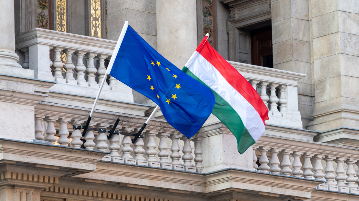 Money leash: We will block the sources if the situation worsens in Hungary
