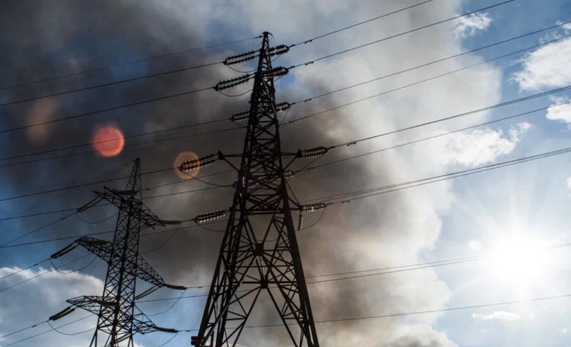 El proveedor de electricidad de Ucrania anunci que todo haba terminado, ya no podan arreglar nada.