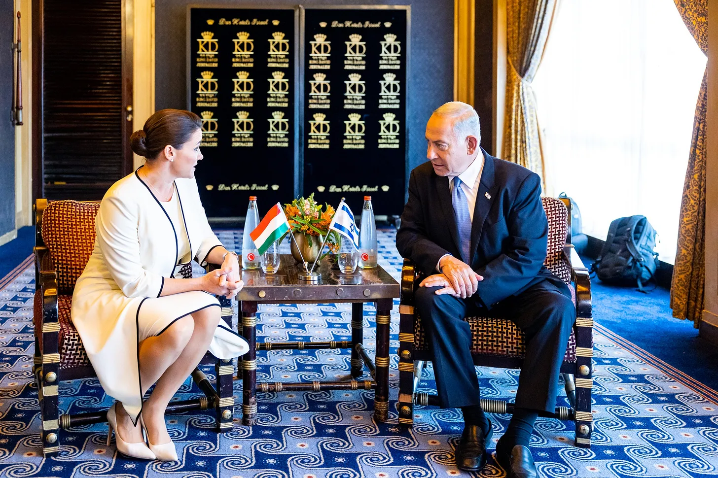 Algo huele mal en Hungra: la OMS explor la colonia covid, la ta Nyunyka recibi plecsni y Katalin Novk se fue a Israel despus de la reunin