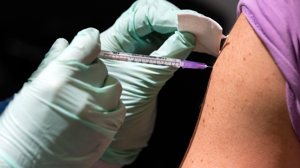 코로나 연구: 심각한 백신 부작용이 있는 50만 건