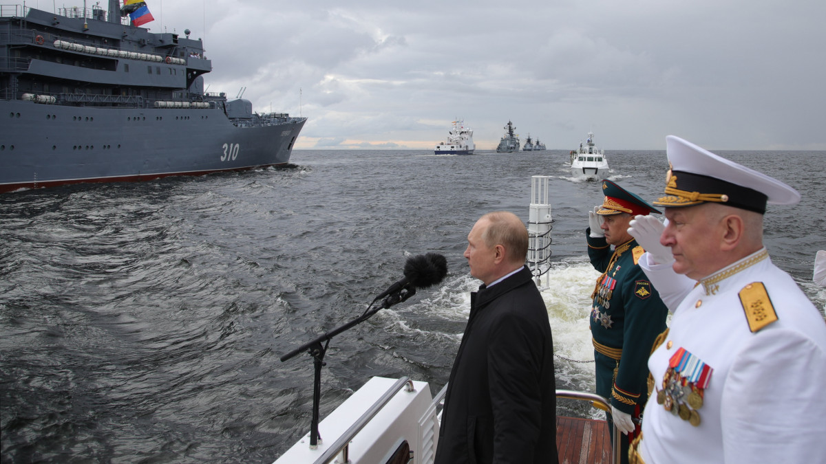 Istvn Resperger: NATO tidak berdaya melawan senjata baru Rusia