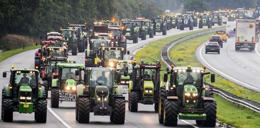 Inget brd, bara en cirkus – bnder marscherar med traktorer den 20 augusti