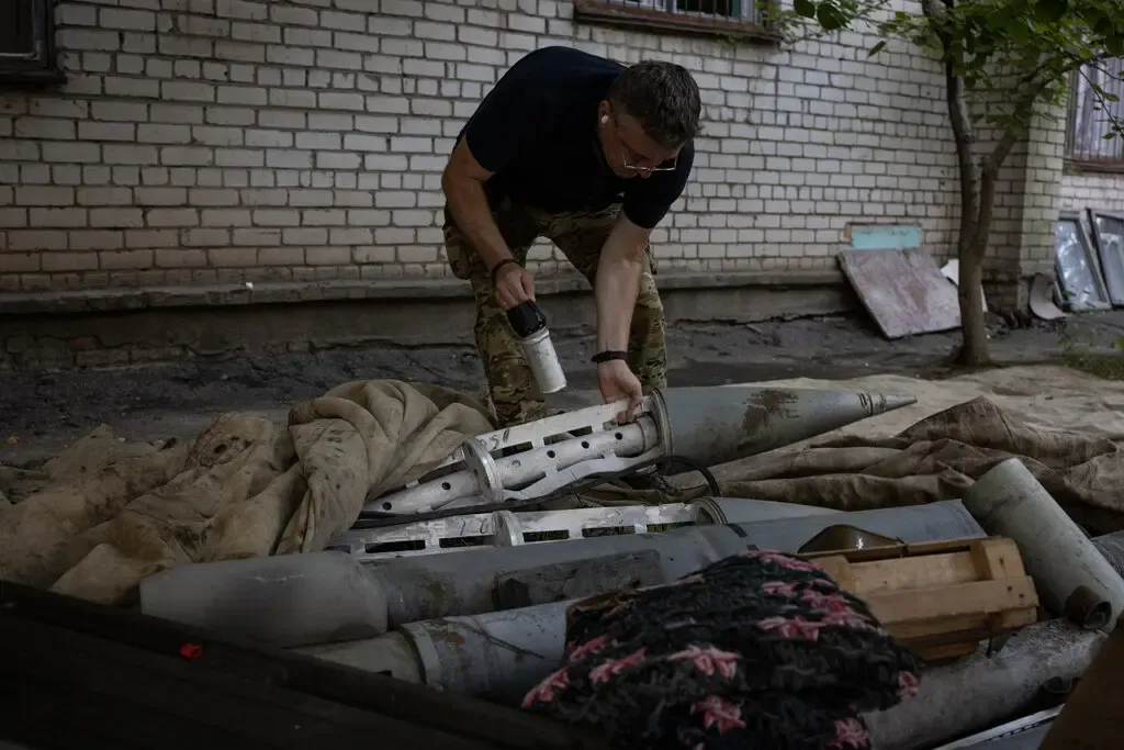 Inihayag ng USA na maghahatid ito ng mga cluster bomb sa Ukraine