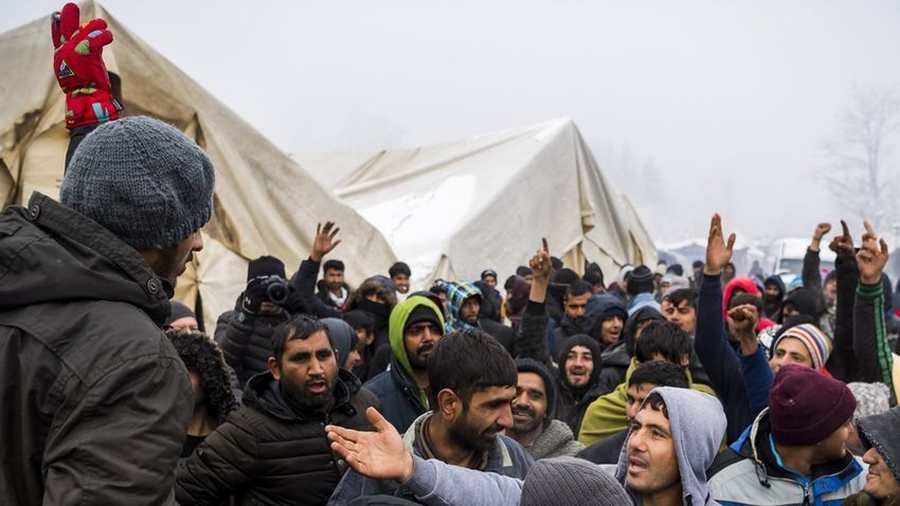 Pinuno ng pangkat ng CDU: Ang patakaran sa refugee ng Aleman ay batay sa mga kasinungalingan