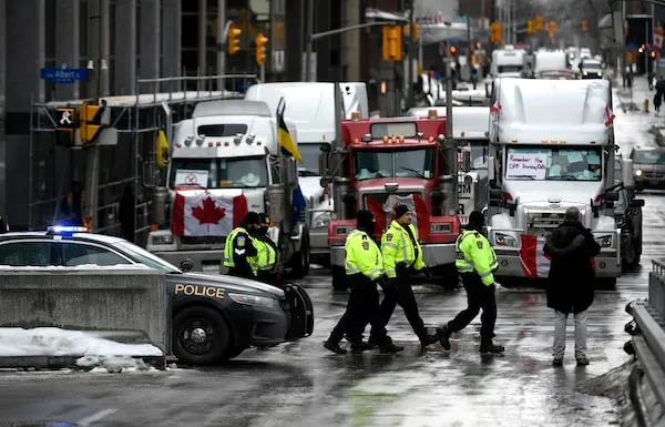 ศาล: Trudeau ก้าวล้ำอำนาจต่อผู้ประท้วงรถบรรทุก