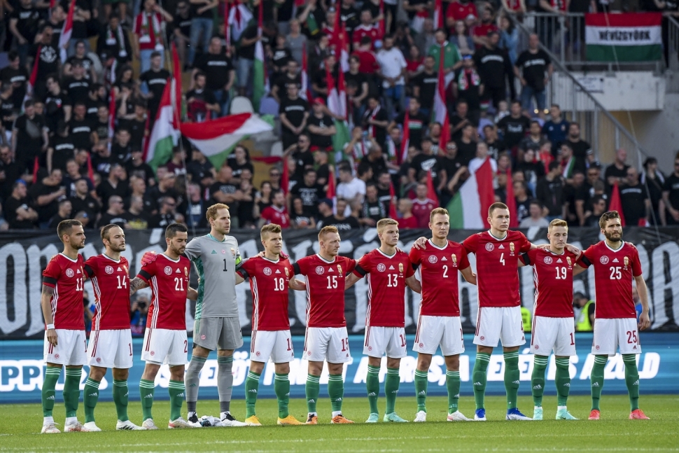 Macaristan milli takımı üyeleri Avrupa Futbol Şampiyonası'nda maç öncesi diz çökmeyecek