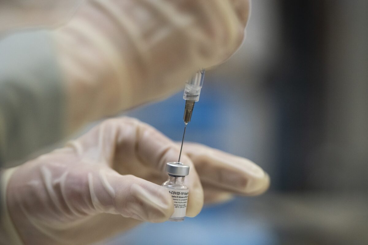 FDA：辉瑞公司的 COVID-19 疫苗与血栓有关